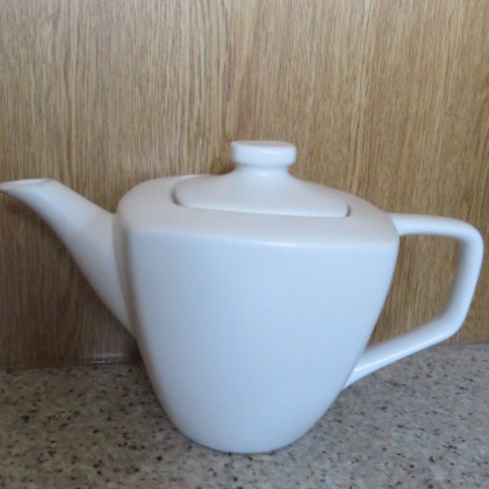 Classy Square Shape Ivory TEAPOT 4 Cup Ceramic (K191)